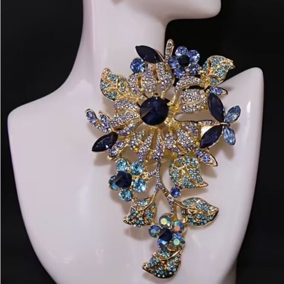 ๐โElegant Gold and Blue Floral Large Brooch ๐ - Picture 7 of 7
